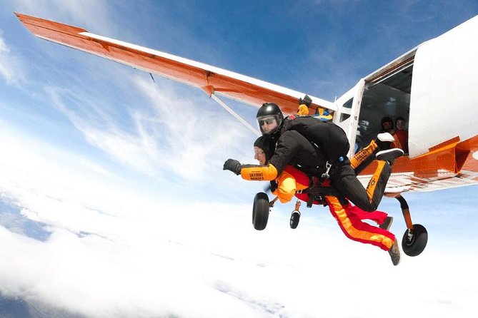 Skydive Wanaka - The Parachute Ride Back to the Drop Zone