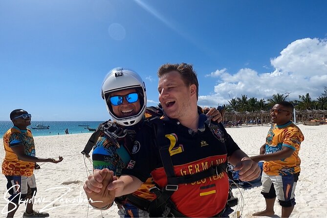 Skydive Zanzibar | Tandem Skydive - The climb to 10,000 feet gives you time to look around