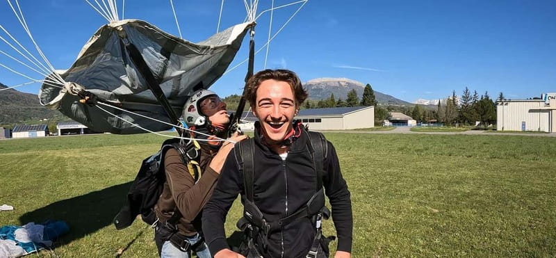 Skydiving in Gap-Tallard - Antony, Kelly, and the value of a reassuring team