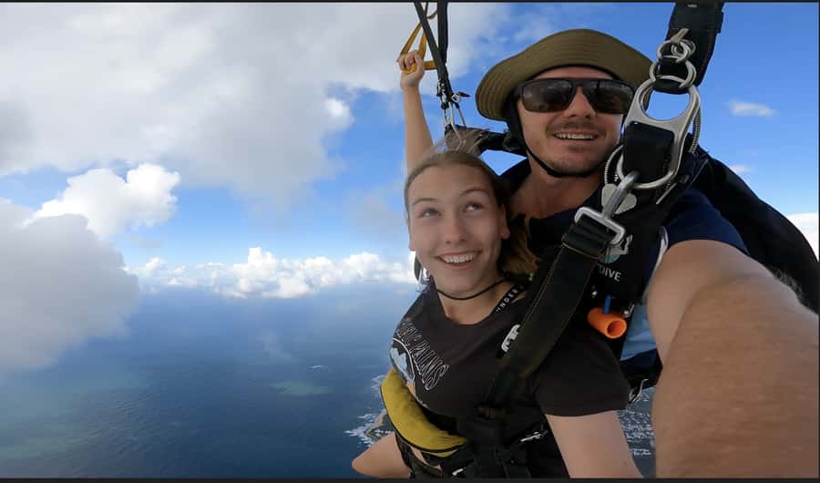 Sunshine Coast: Tandem Skydive with Beach Landing - Your six-hour experience, from briefing to beach