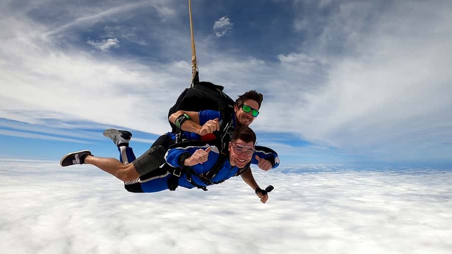 Sydney: Tandem Skydive with Optional Transfers - The 20-minute flight to 15,000 feet