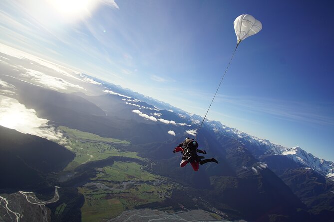 Tandem Skydive 13,000ft from Franz Josef - The flight up to 13,000 feet