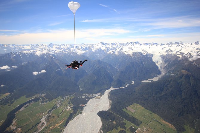 Tandem Skydive 16,500ft from Franz Josef - What the preparation feels like