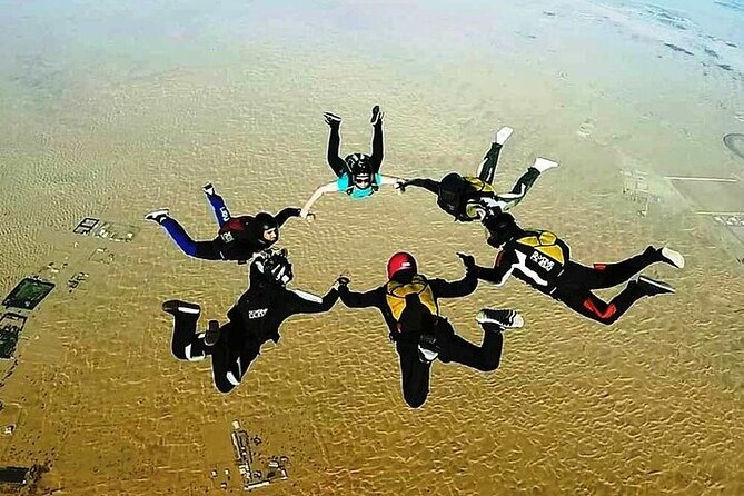 Tandem Skydive experience in Dubai - The parachute ride and soft landing