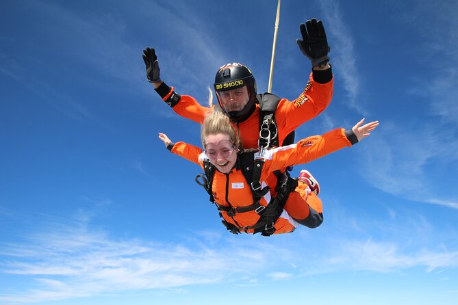 Tandem Skydiving in Prague - Tandem Jump with transfers! - The safety briefing and tandem preparation