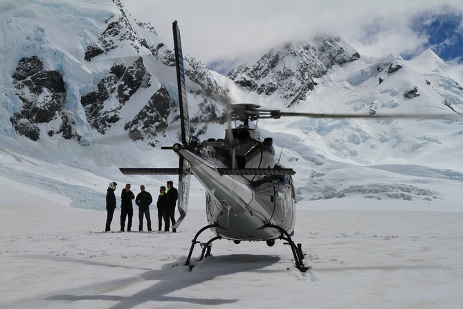 Tasman Experience and Skydive | Combo - The plane jump over the mountains