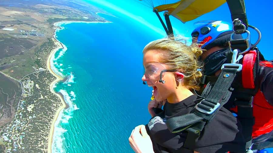 Torquay: Skydive over The Great Ocean Road - opt Melb pickup - Timing, pickup, and the day’s practical details